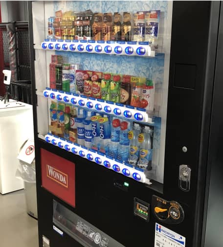 川越ジムの休憩エリア・自販機